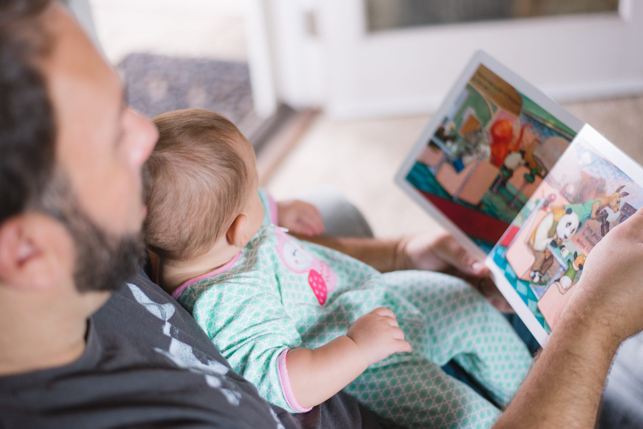 Er du klar over hvor mye kjærlighet du viser ved å lese høyt for barnet ditt?